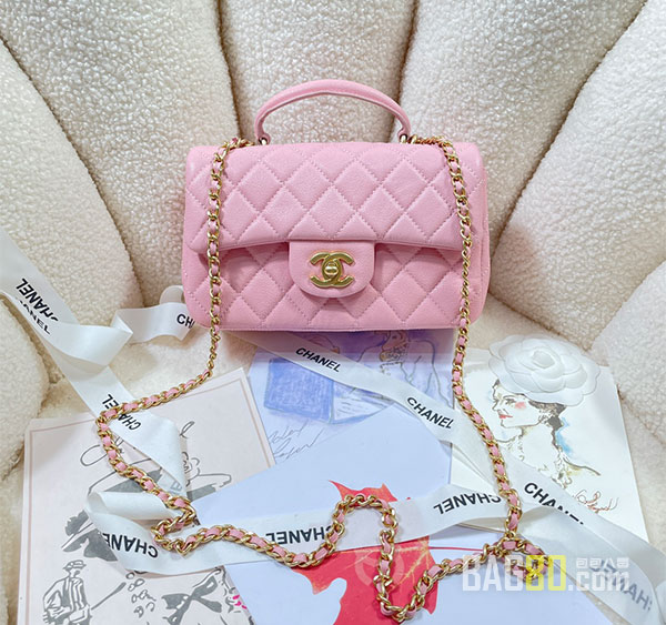 Chanel香奈儿粉色球纹鎏包包
